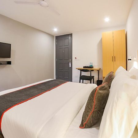 Super Townhouse Near Appu Ghar Hotel Gurgaon Bagian luar foto