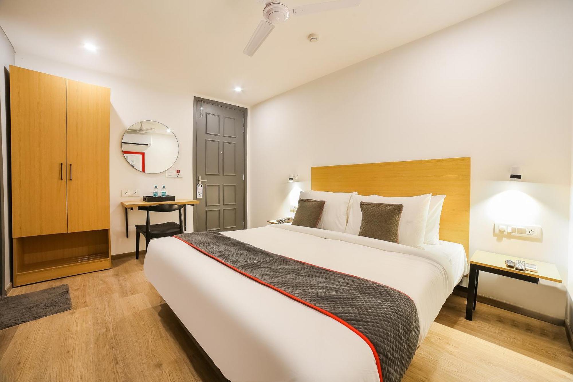Super Townhouse Near Appu Ghar Hotel Gurgaon Bagian luar foto