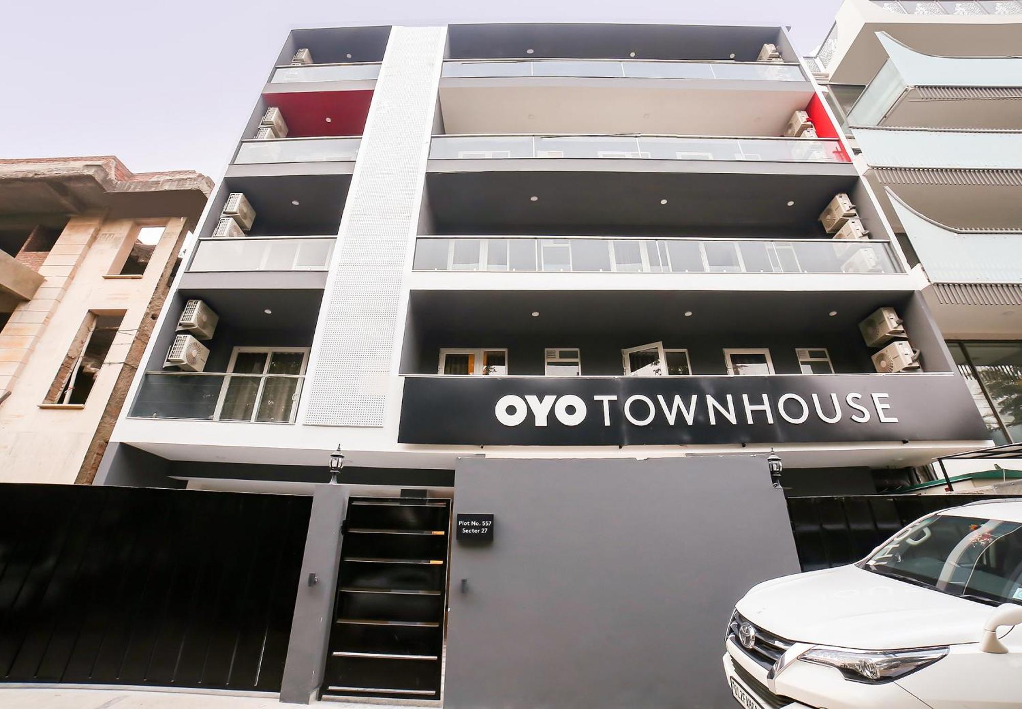 Super Townhouse Near Appu Ghar Hotel Gurgaon Bagian luar foto