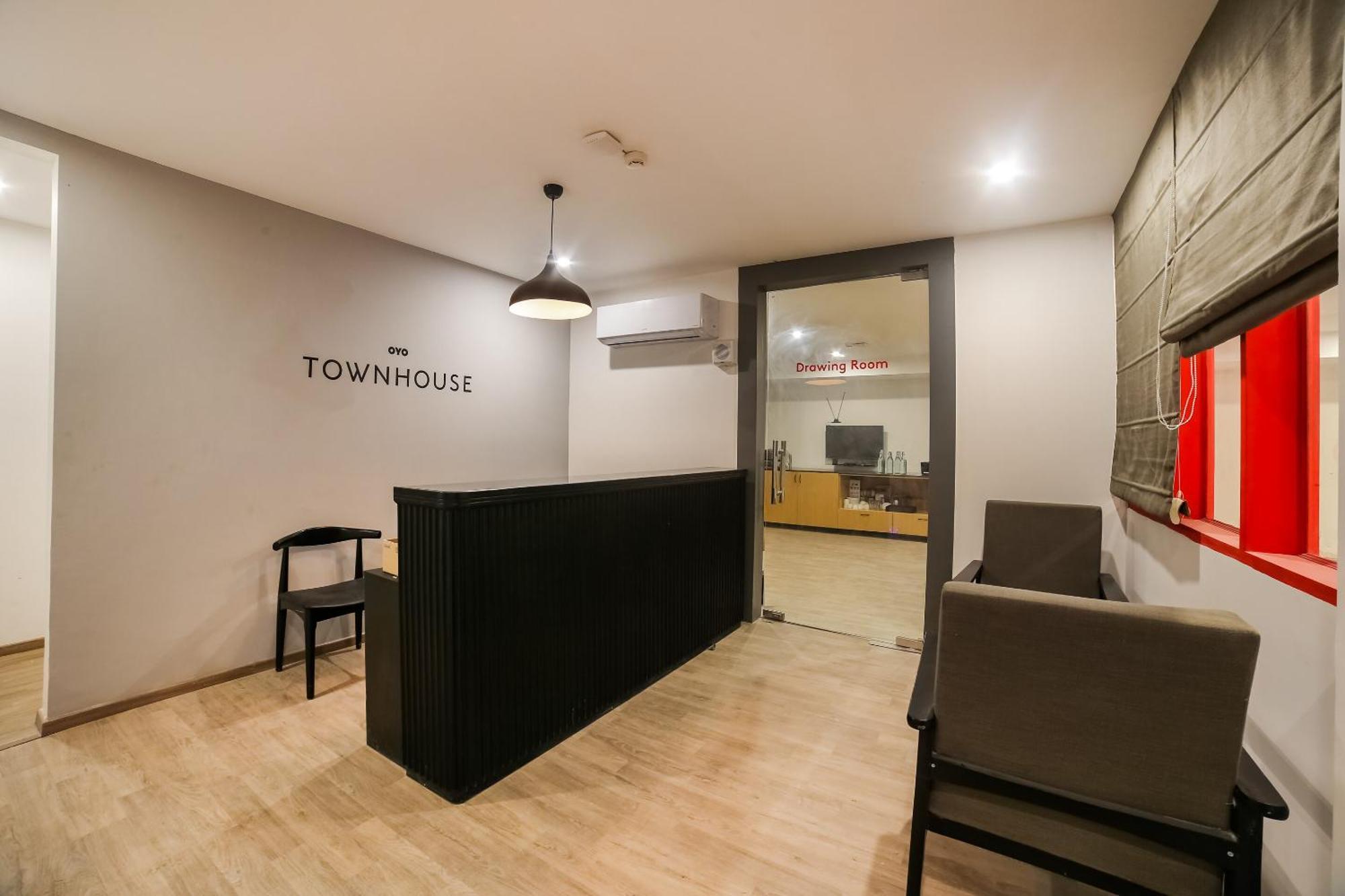 Super Townhouse Near Appu Ghar Hotel Gurgaon Bagian luar foto