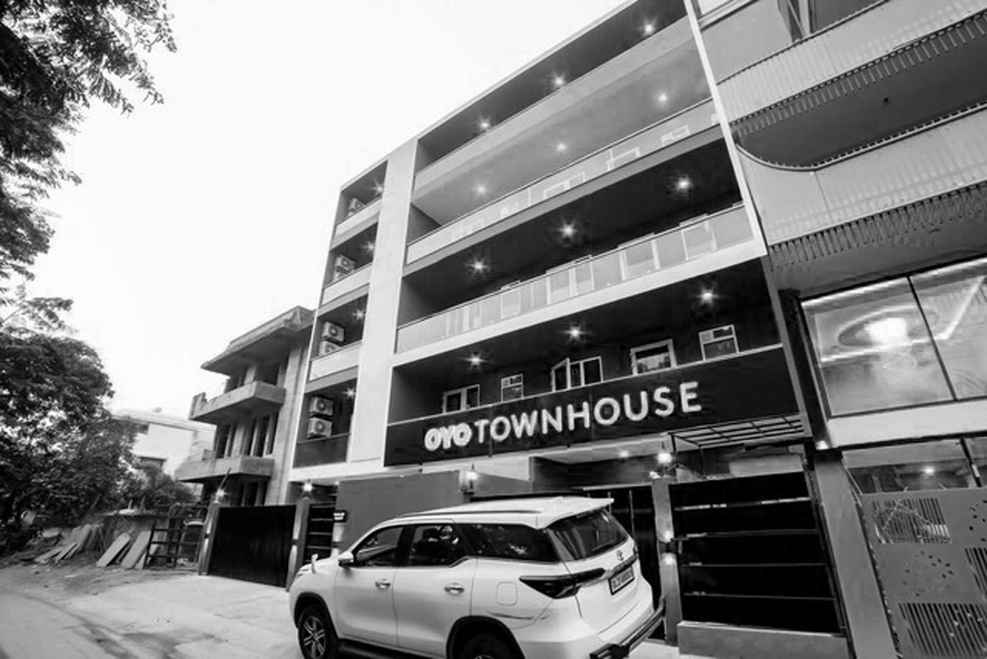 Super Townhouse Near Appu Ghar Hotel Gurgaon Bagian luar foto