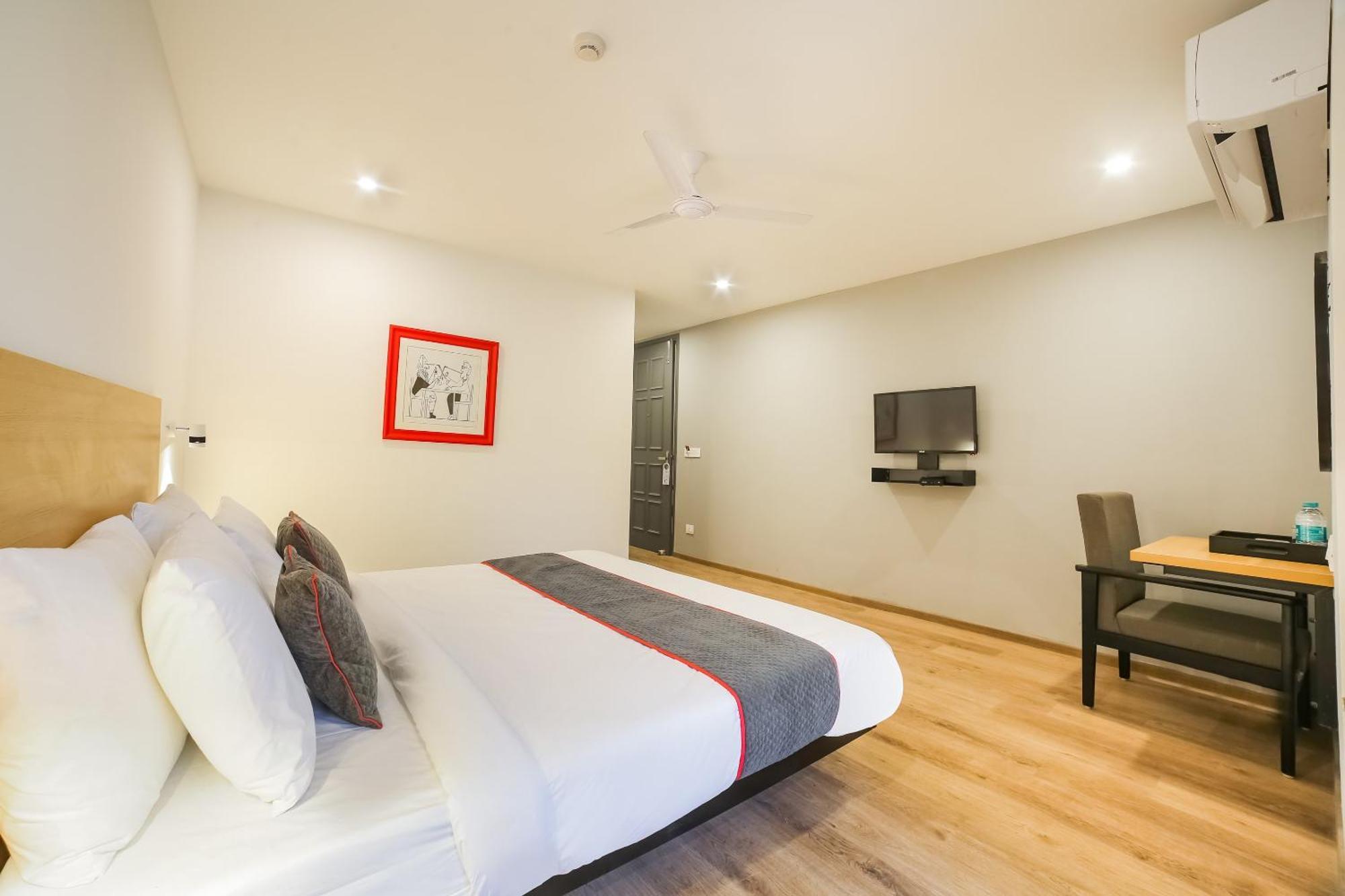 Super Townhouse Near Appu Ghar Hotel Gurgaon Bagian luar foto