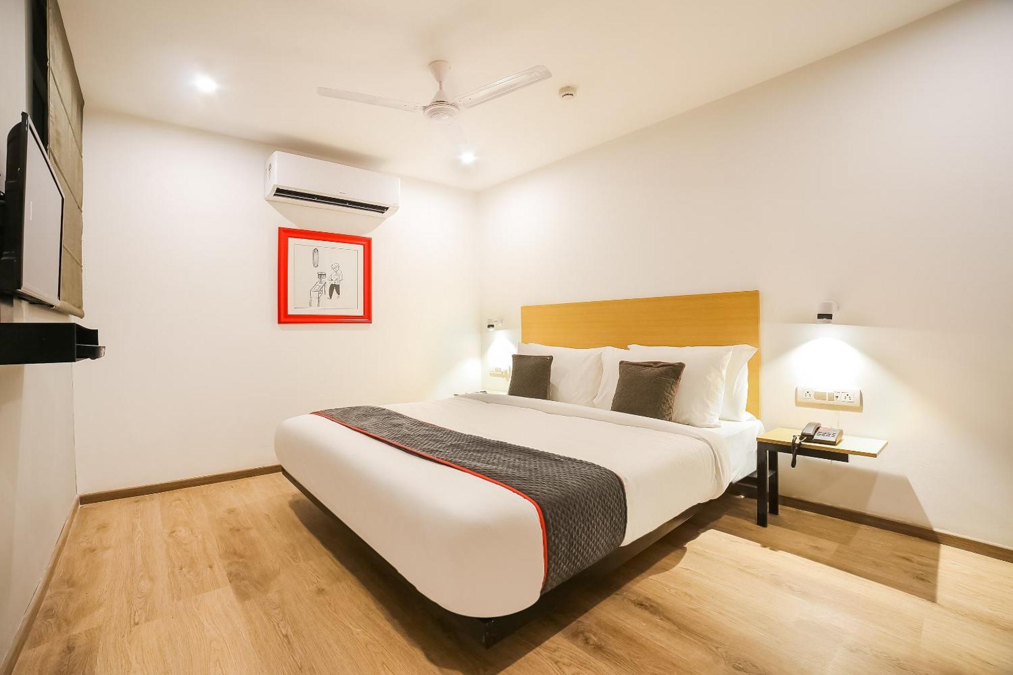 Super Townhouse Near Appu Ghar Hotel Gurgaon Bagian luar foto