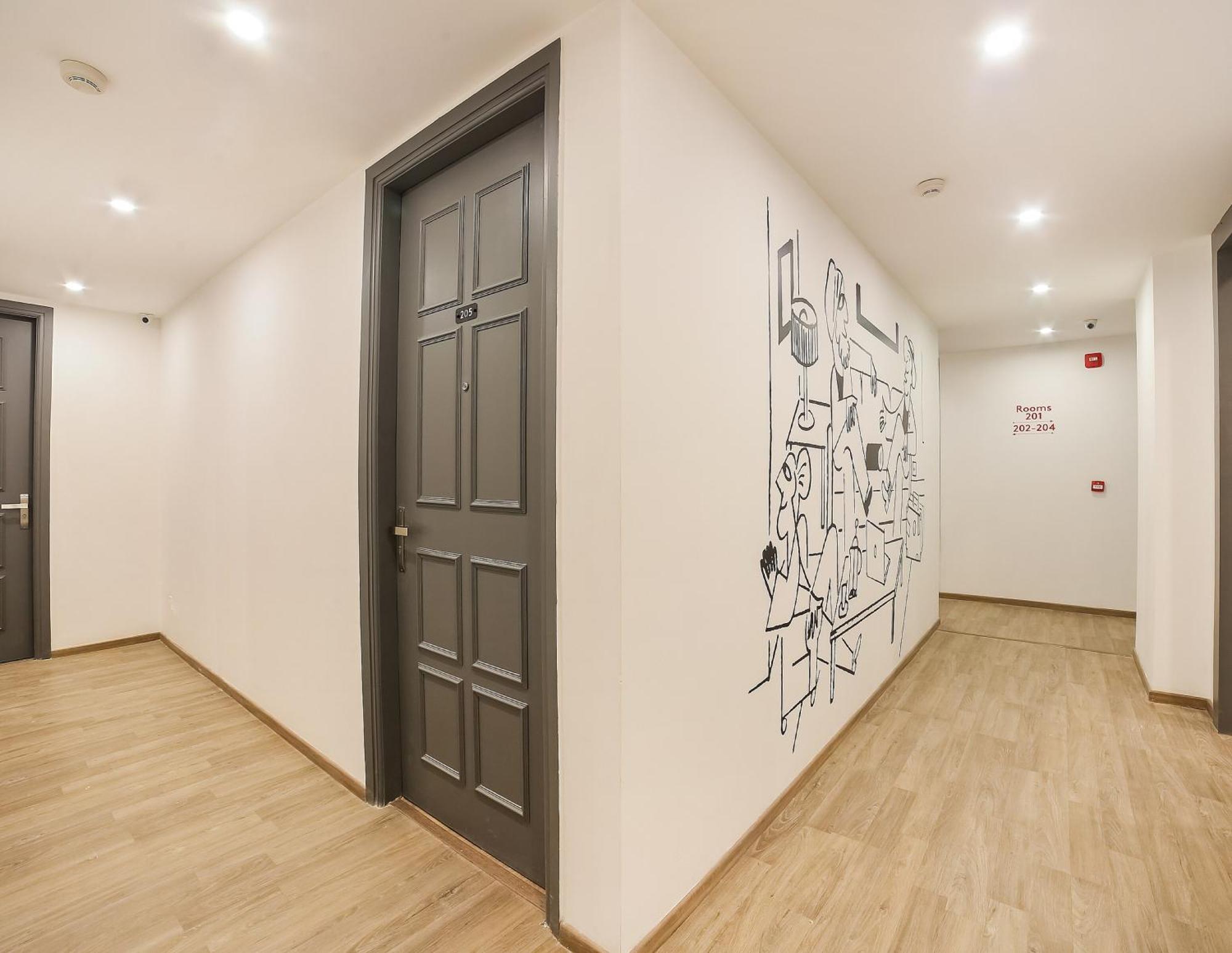 Super Townhouse Near Appu Ghar Hotel Gurgaon Bagian luar foto