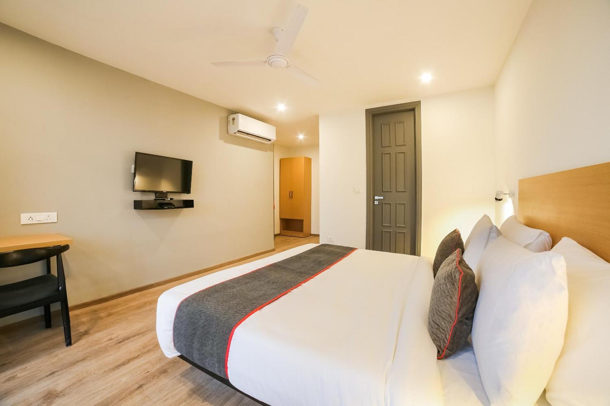 Super Townhouse Near Appu Ghar Hotel Gurgaon Bagian luar foto