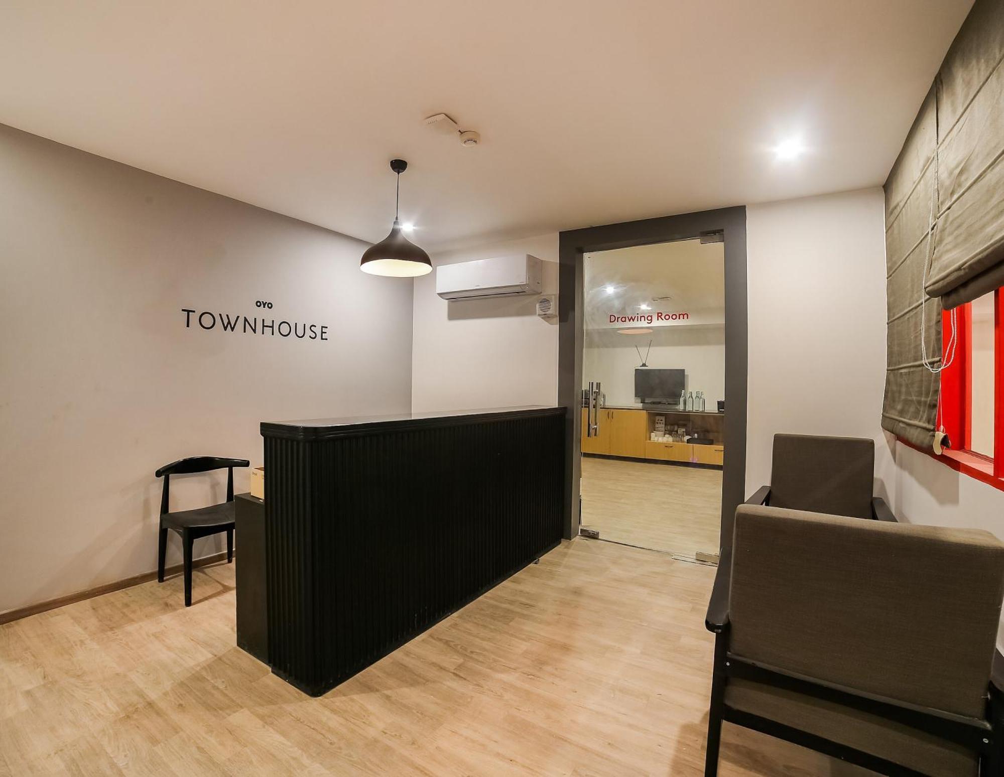Super Townhouse Near Appu Ghar Hotel Gurgaon Bagian luar foto