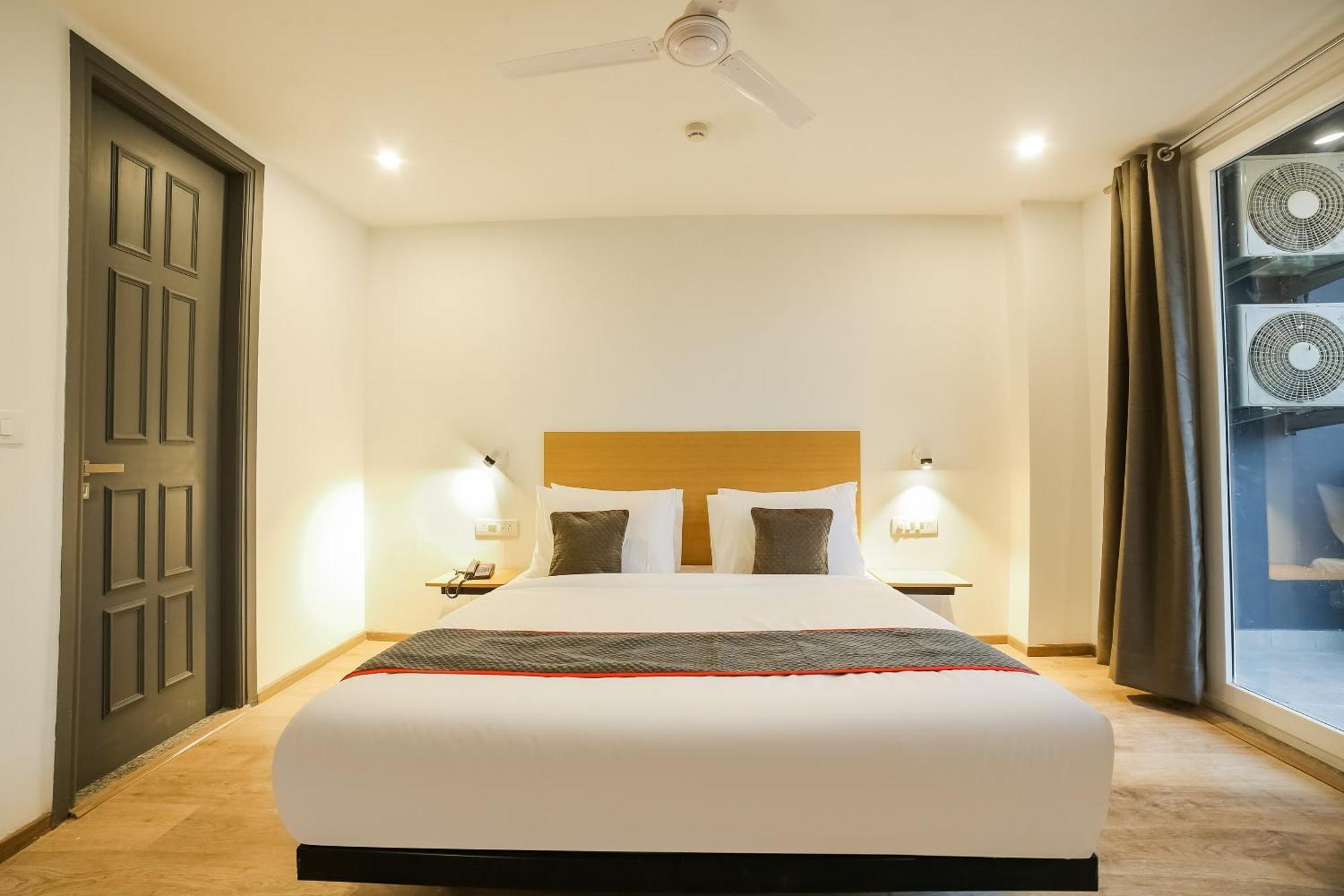 Super Townhouse Near Appu Ghar Hotel Gurgaon Bagian luar foto
