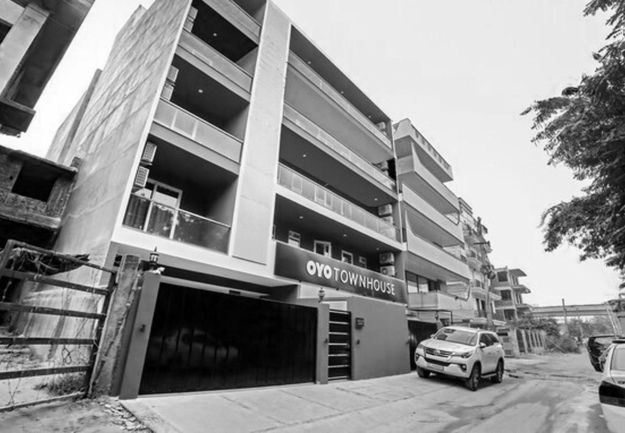 Super Townhouse Near Appu Ghar Hotel Gurgaon Bagian luar foto