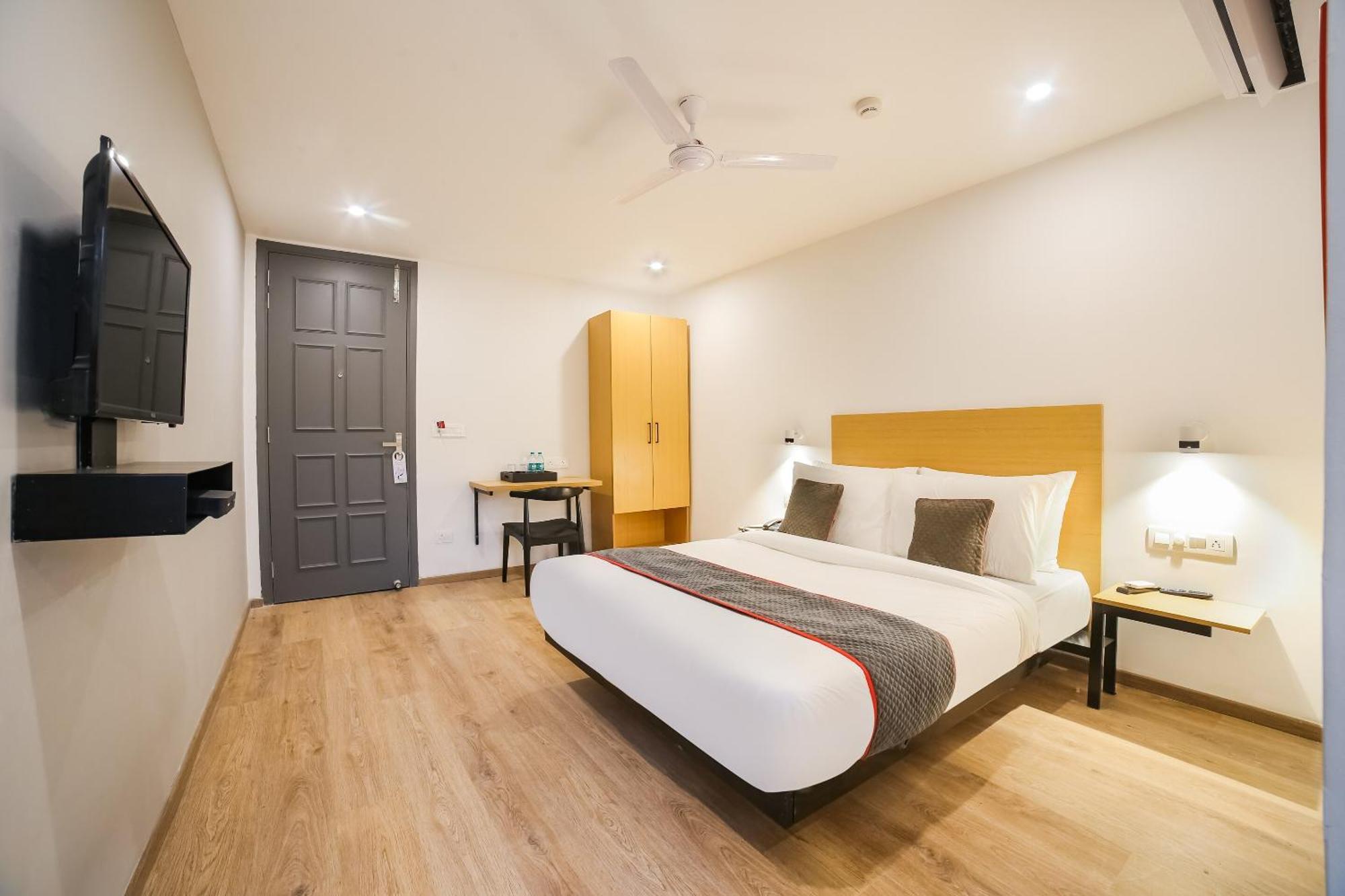 Super Townhouse Near Appu Ghar Hotel Gurgaon Bagian luar foto