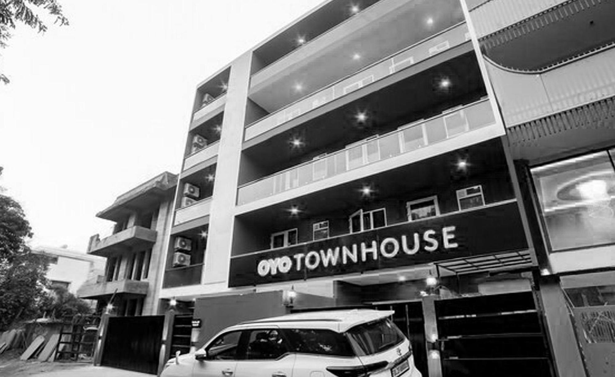 Super Townhouse Near Appu Ghar Hotel Gurgaon Bagian luar foto