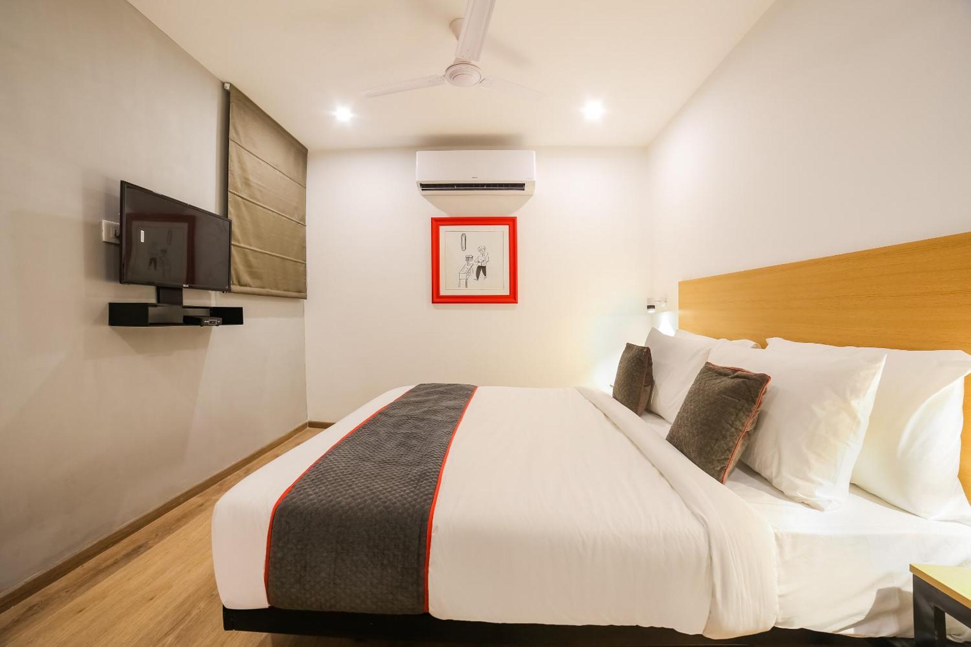 Super Townhouse Near Appu Ghar Hotel Gurgaon Bagian luar foto