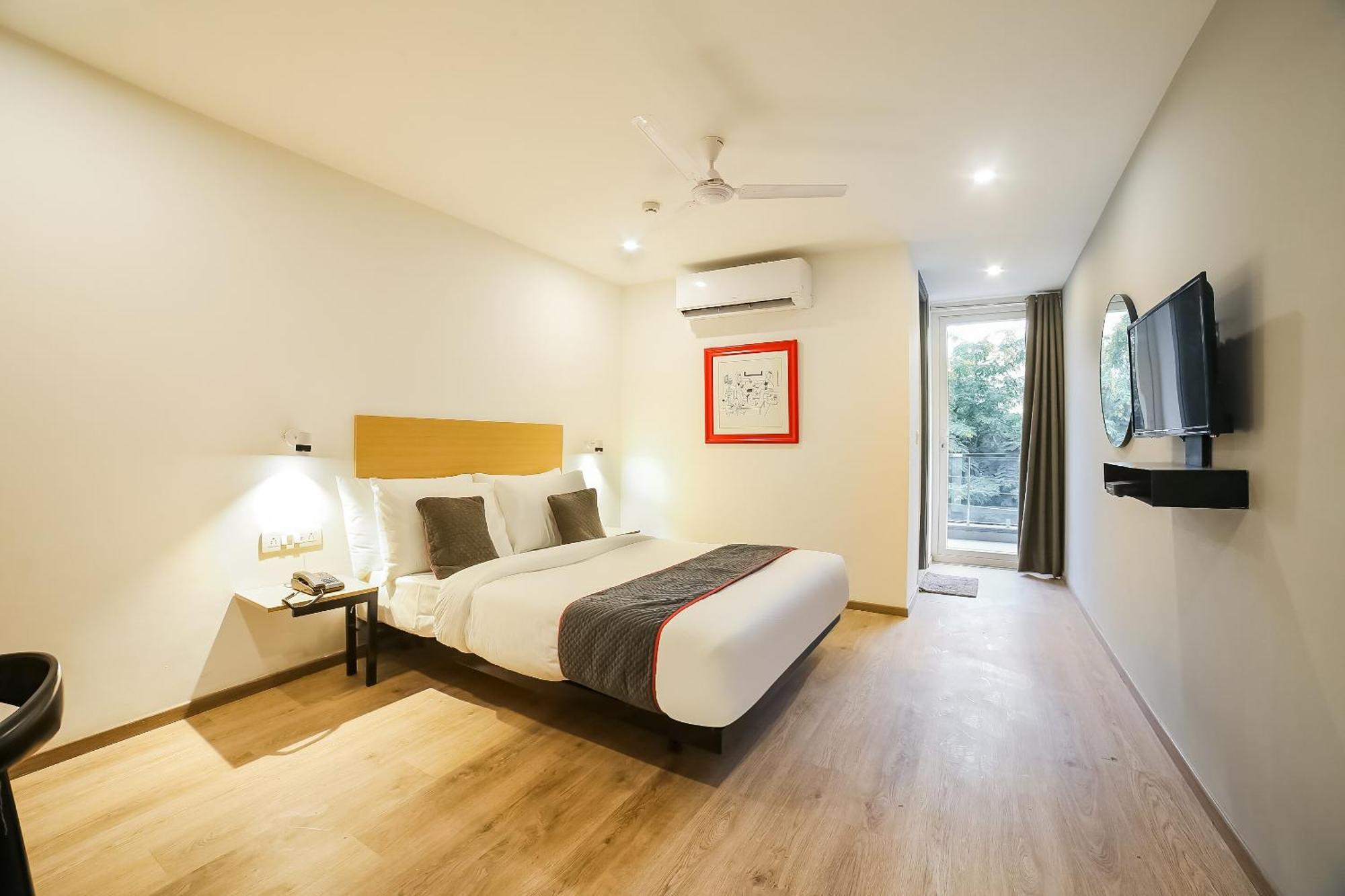 Super Townhouse Near Appu Ghar Hotel Gurgaon Bagian luar foto