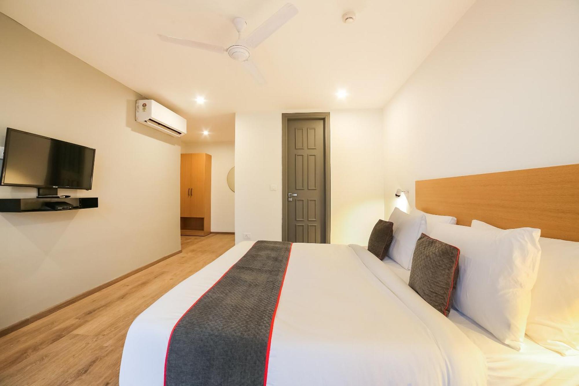 Super Townhouse Near Appu Ghar Hotel Gurgaon Bagian luar foto
